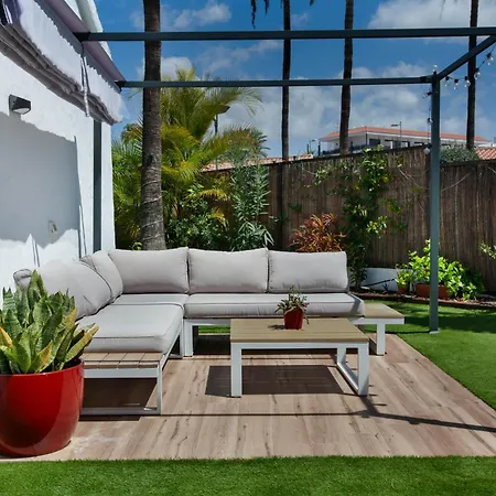 Happy Scape With Relaxing Garden