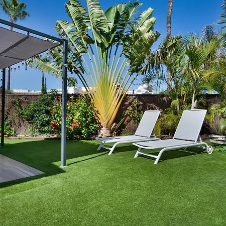 Happy Scape With Relaxing Garden Apartment